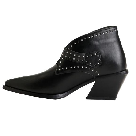 NIB! Seven7 Women's Dallas Studded Western Ankle Booties - Size 8 - Picture 3 of 9